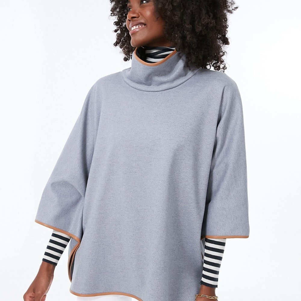 Tuckernuck grey/ blue cape OS